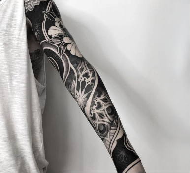 XL (More than 10 × 10 in)